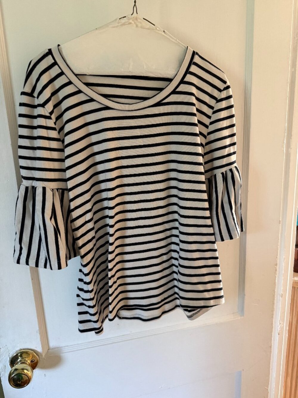 W5 Large BLack and White Horizontal Striped Knit Top Bell Sleeves